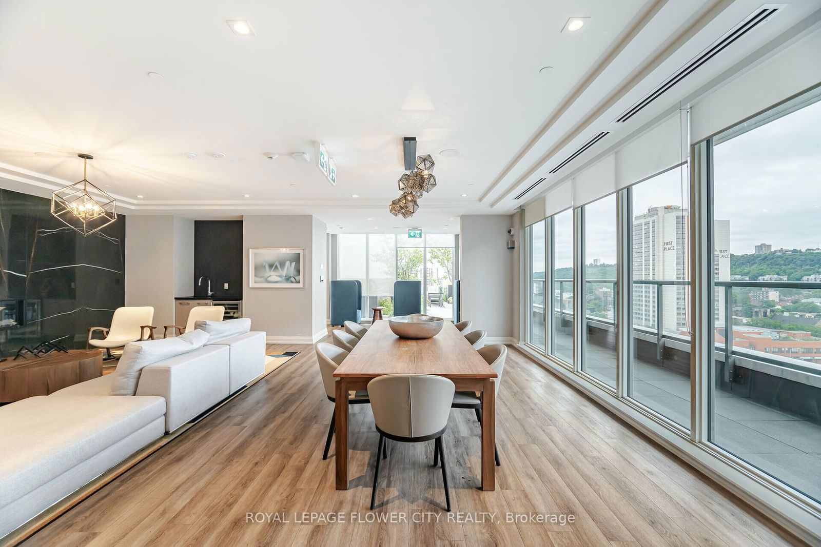 212 King William St, unit 604 for sale - image #30