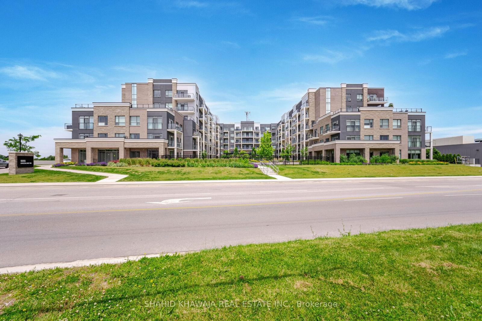 5055 Greenlane Rd, unit 426 for sale - image #2