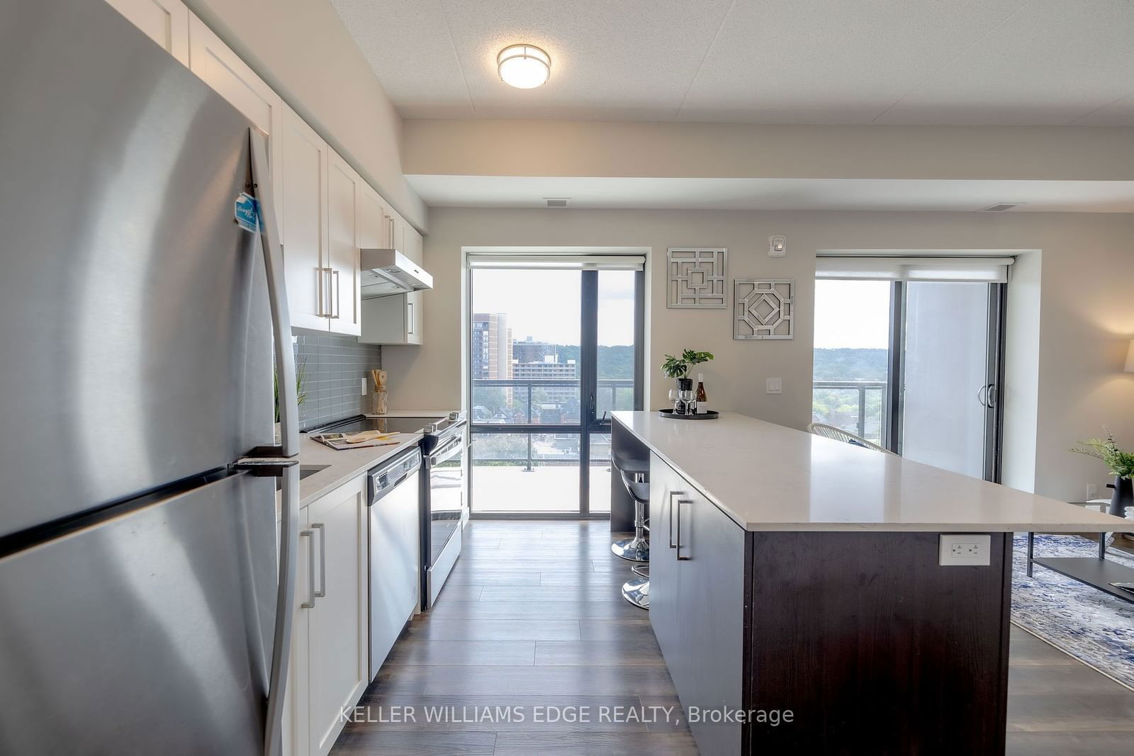 15 Queen St S, unit 902 for sale - image #6