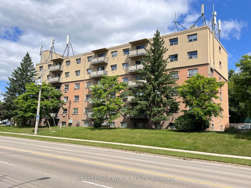 283 Fairway Rd N, unit 503 for rent