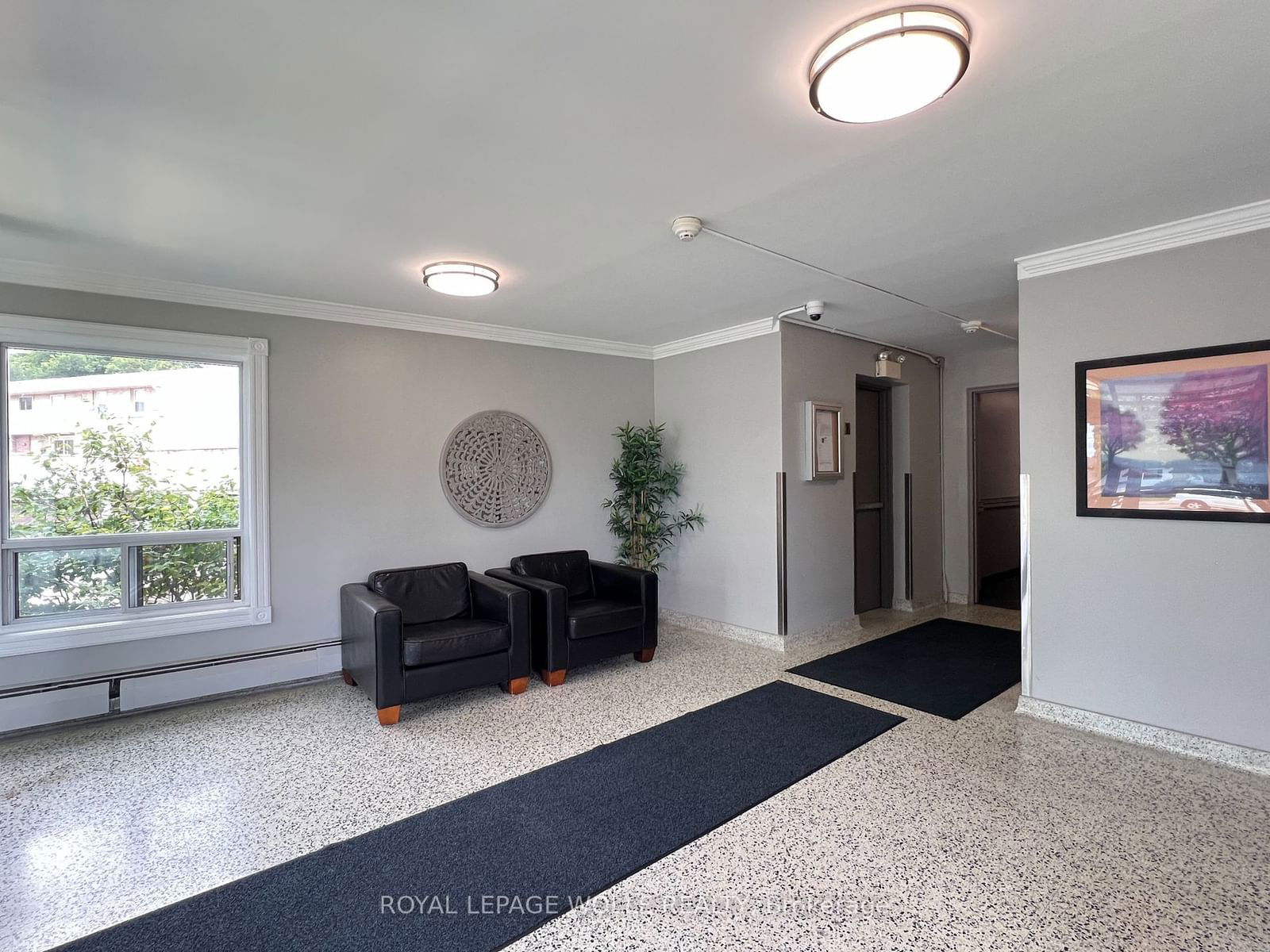 283 Fairway Rd N, unit 503 for rent - image #7