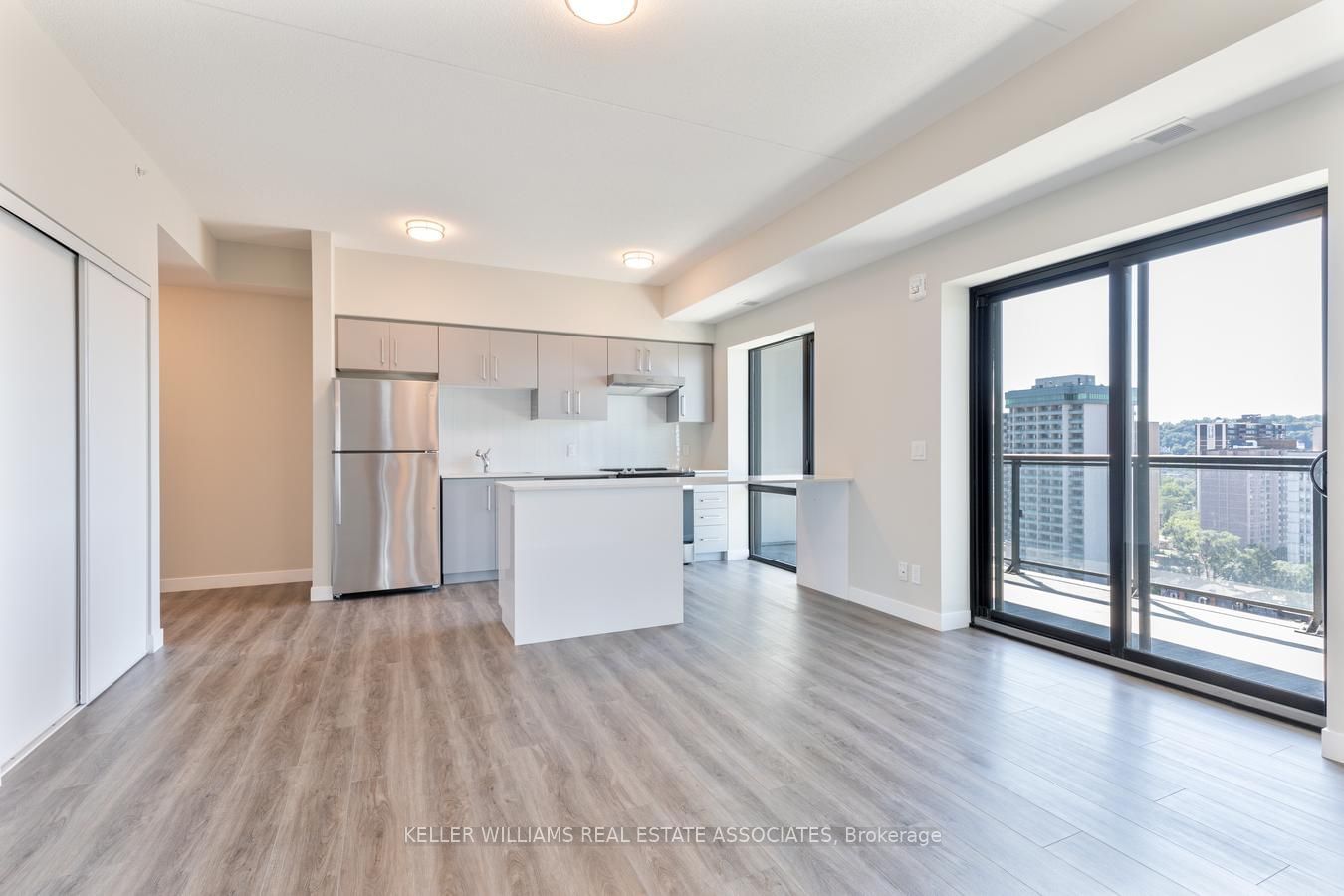 15 Queen St S, unit 1502 for sale - image #4