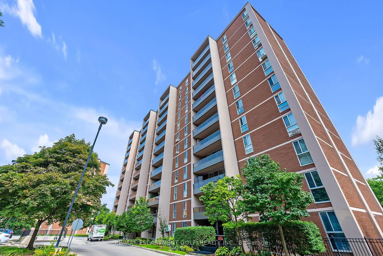 1964 Main St W, unit 401 for sale - image #2