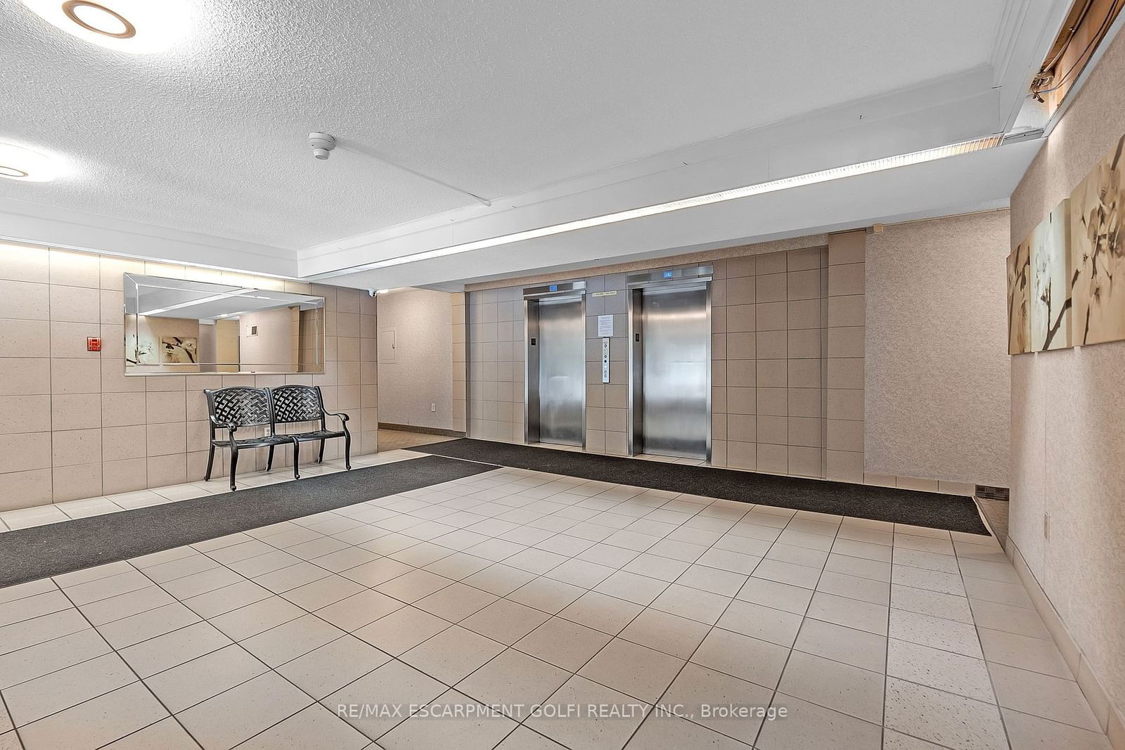 1964 Main St W, unit 401 for sale - image #6