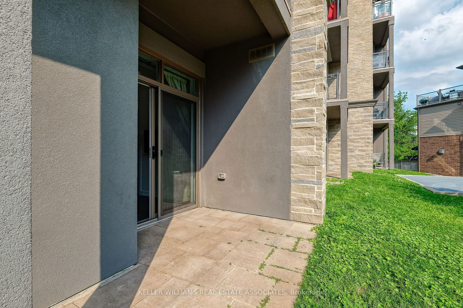 35 Southshore Cres, unit 111 for sale - image #21