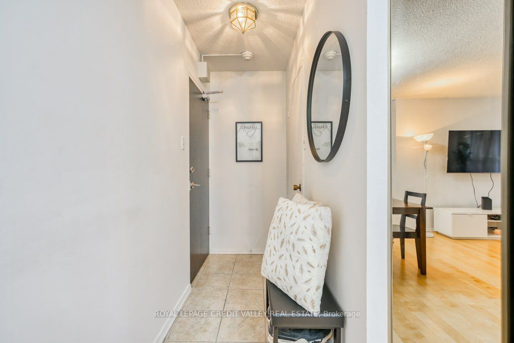 81 Church St, unit 404 for sale - image #4