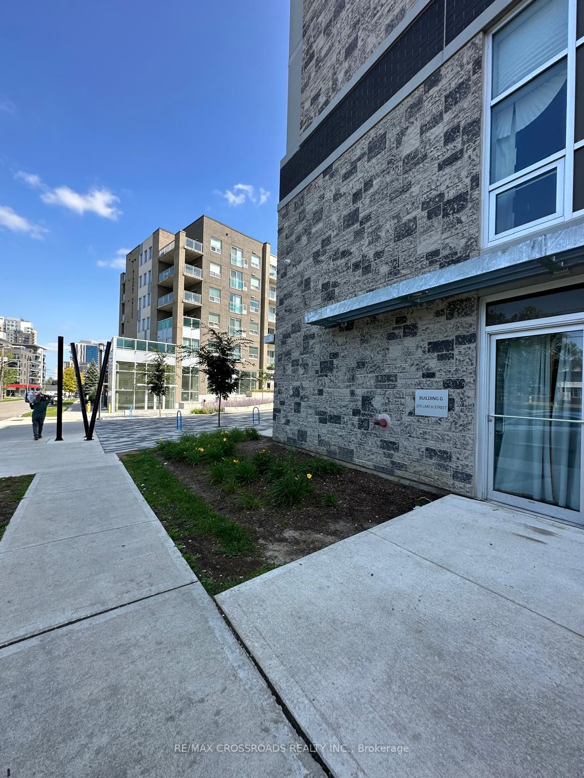 275 Larch St, unit B03 for sale