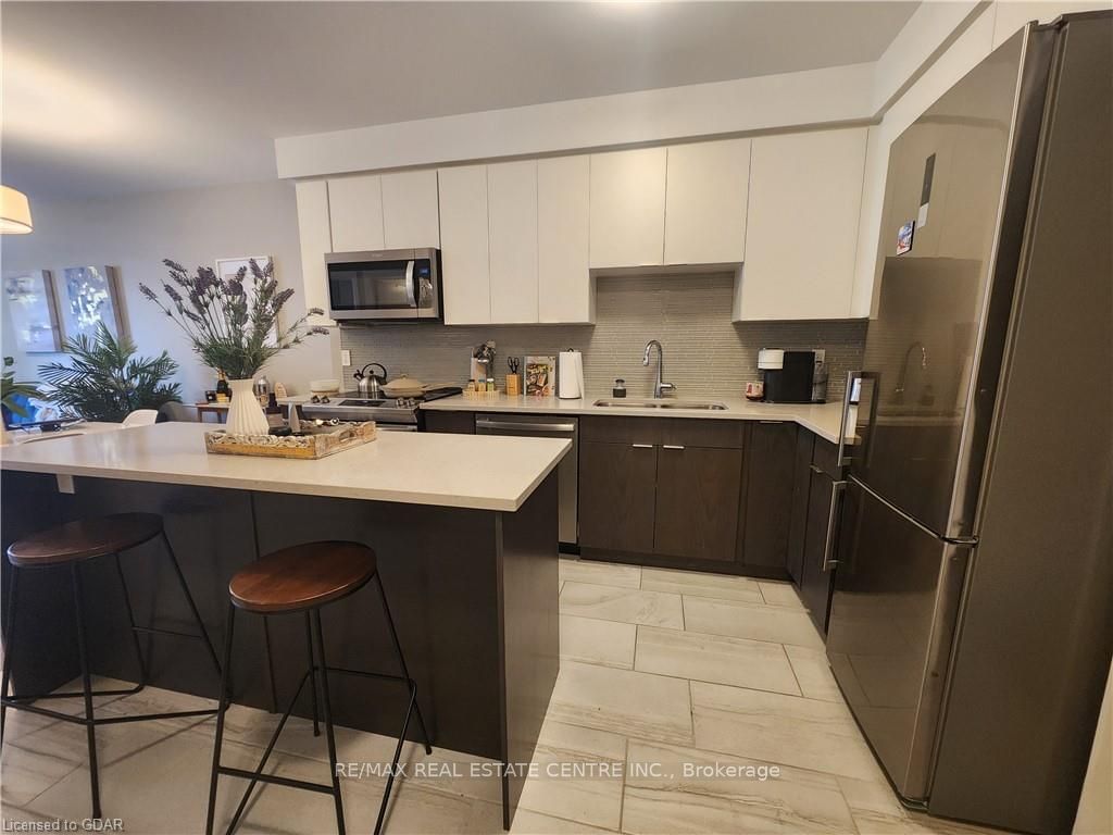 63 Arthur St, unit 409 for rent - image #2