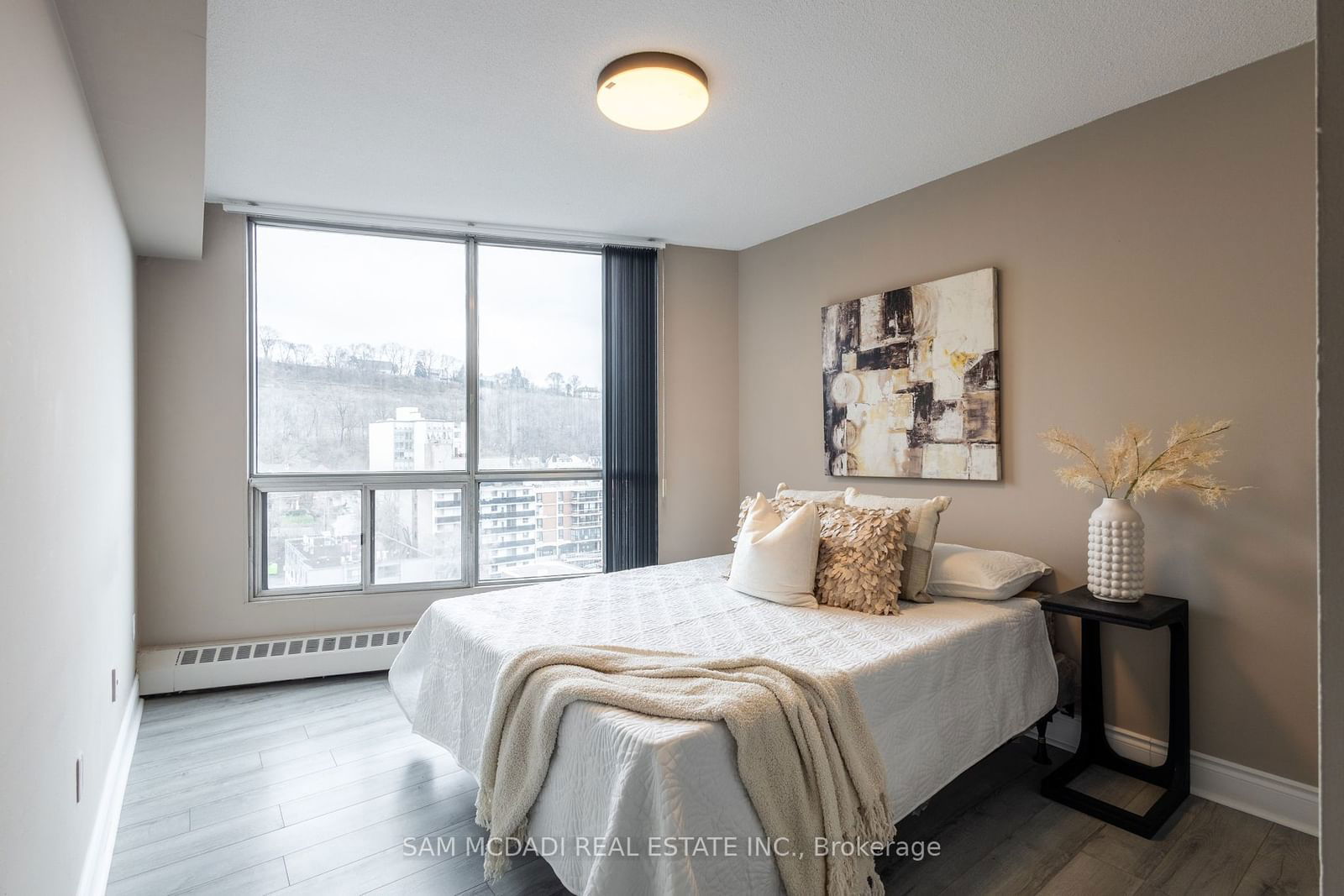 150 Charlton Ave E, unit 2008 for sale - image #13