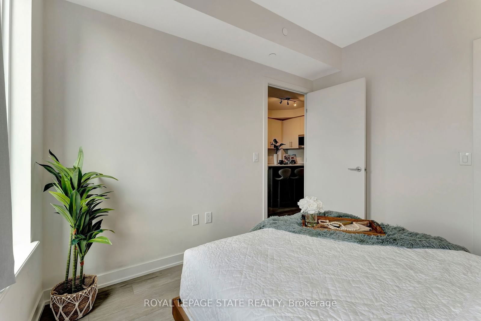 212 King William St, unit 416 for rent - image #14