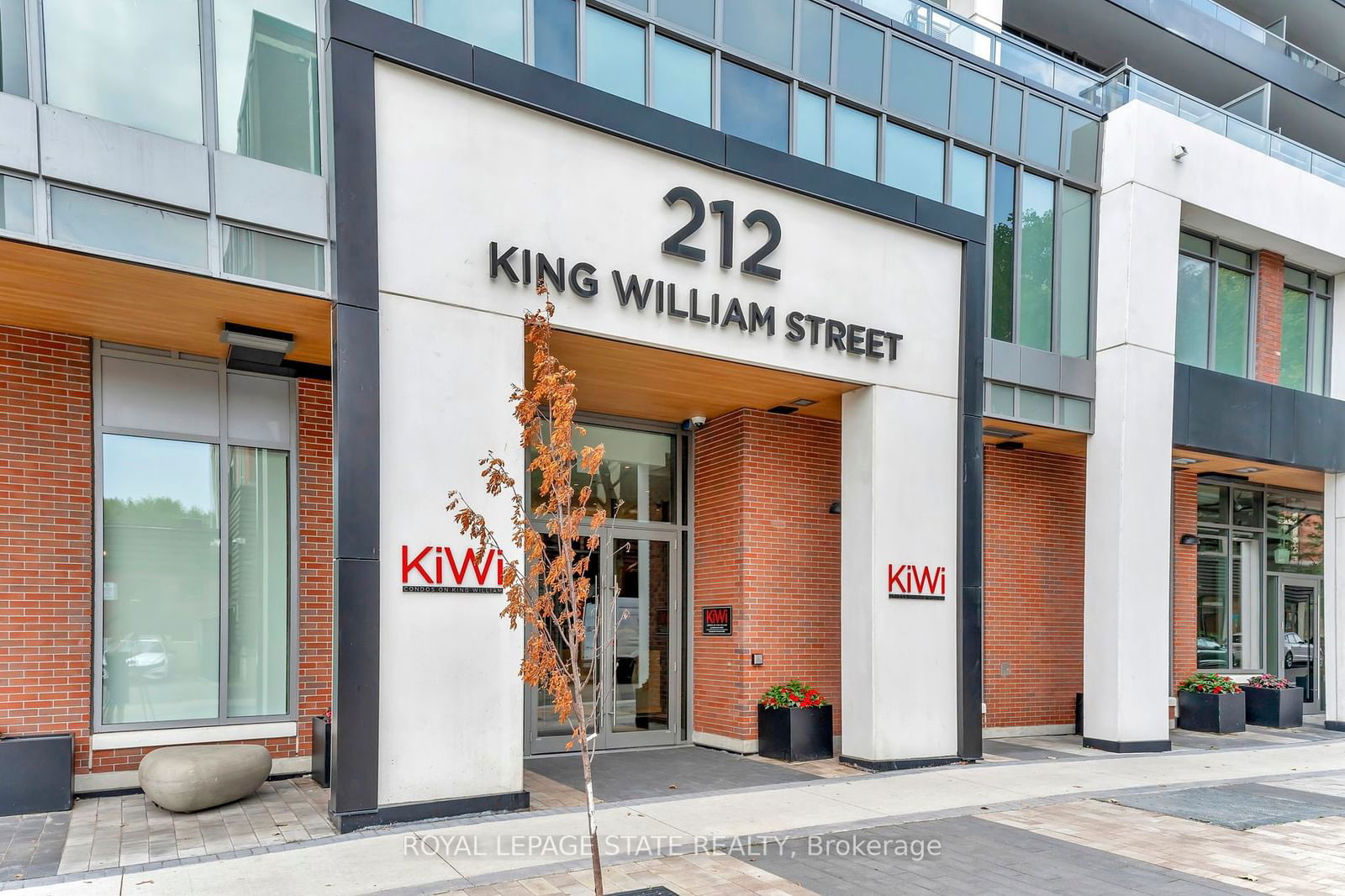 212 King William St, unit 416 for rent - image #2