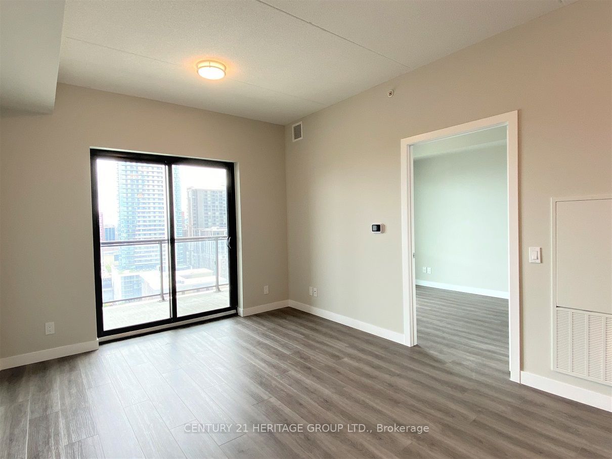 15 Queen St S, unit 1513 for rent