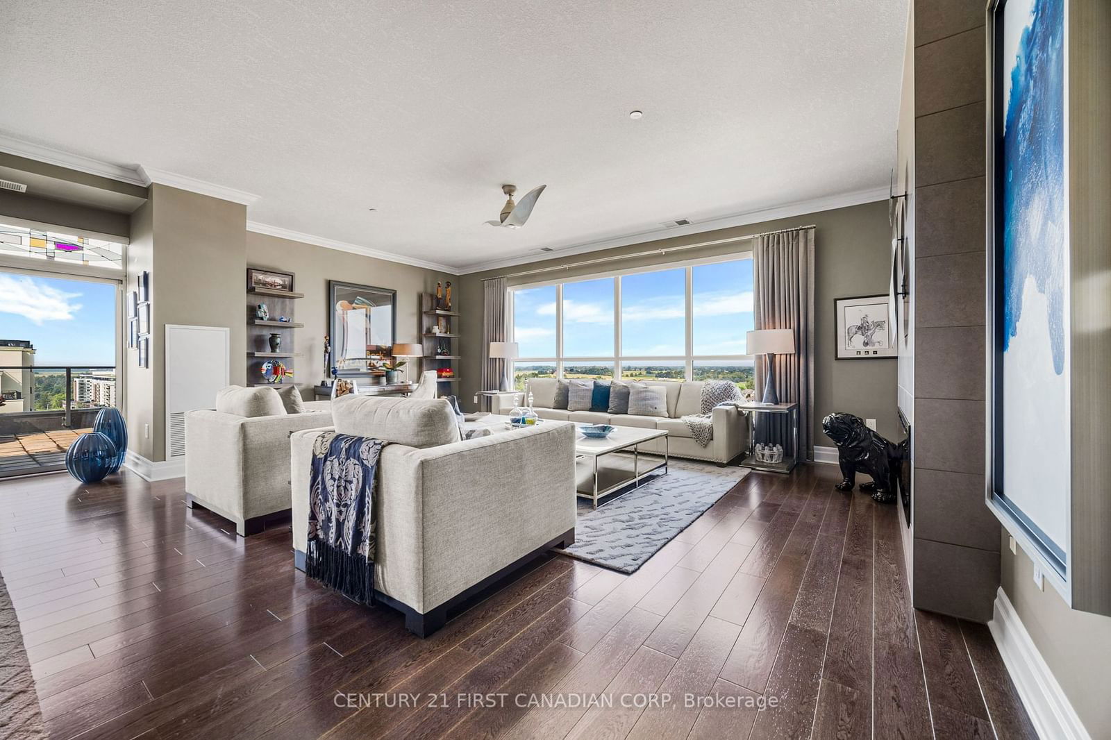 240 Villagewalk Blvd, unit 1306 for sale - image #4