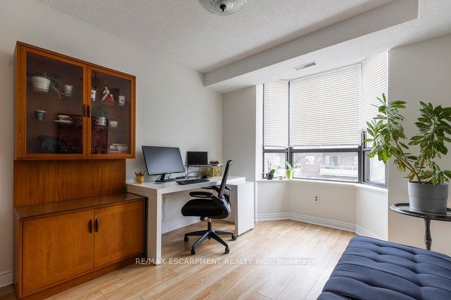 432 Main St E, unit 401 for sale - image #28