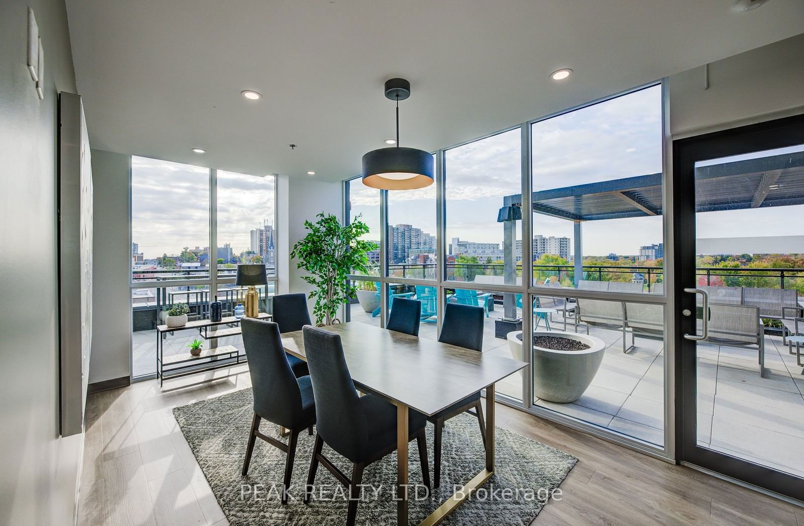 60 Charles St W, unit 2908 for sale - image #37