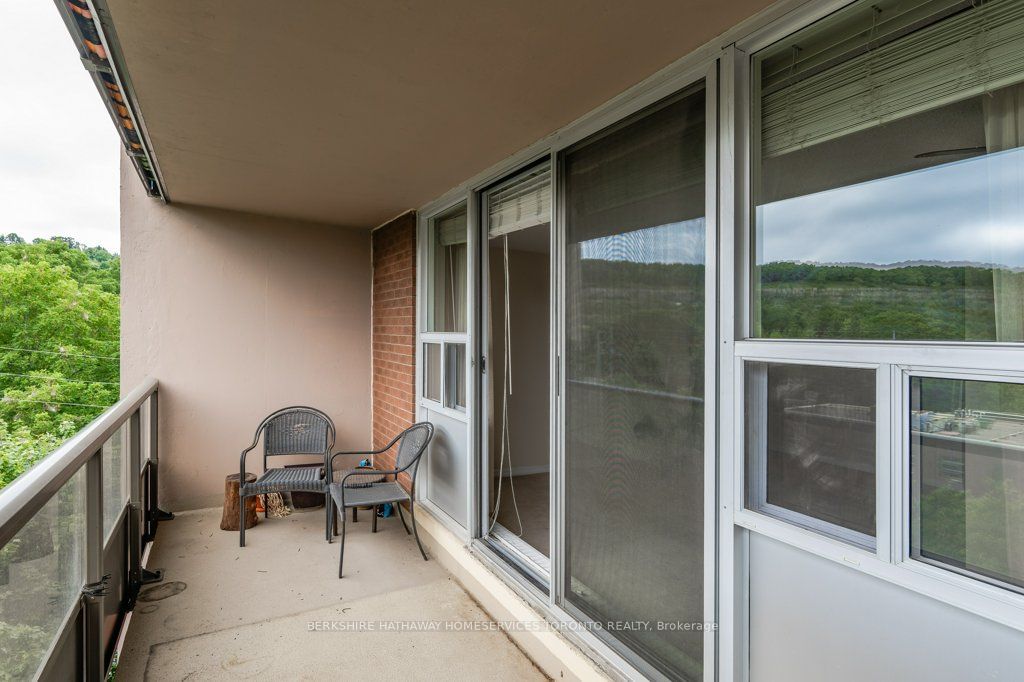 1964 Main St W, unit 803 for sale - image #11