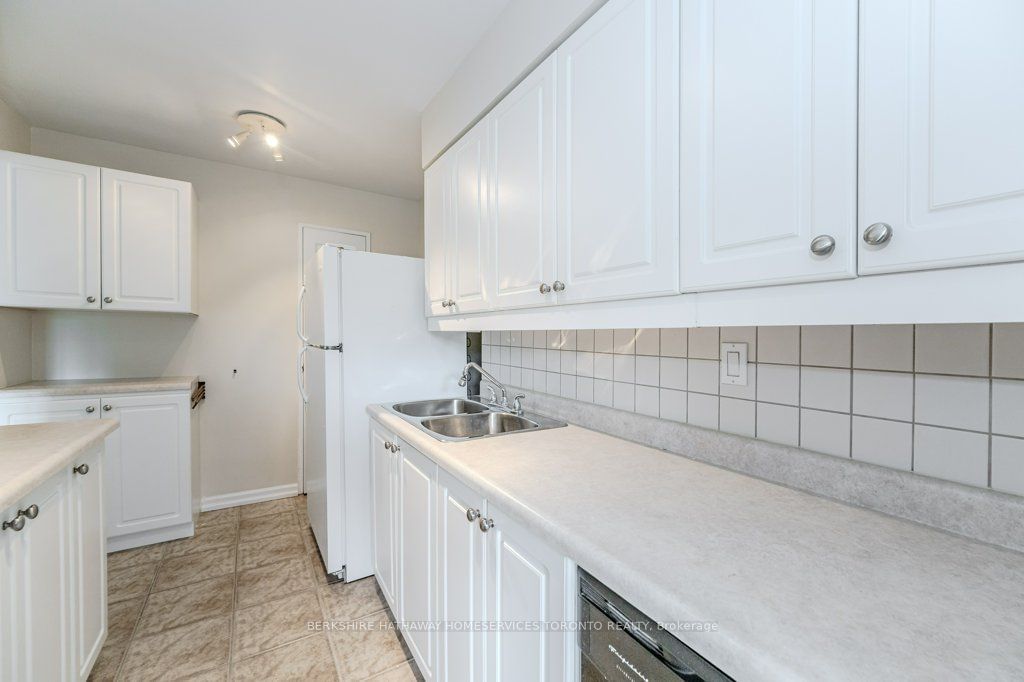 1964 Main St W, unit 803 for sale - image #15