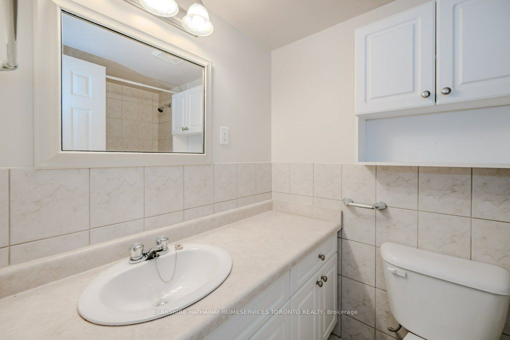 1964 Main St W, unit 803 for sale - image #17