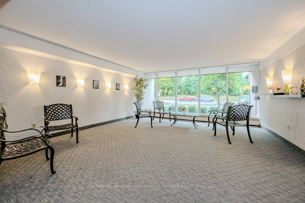 1964 Main St W, unit 803 for sale - image #5