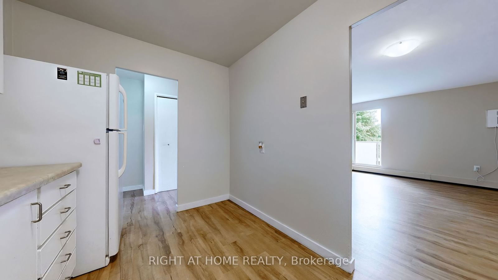 563 Mornington Ave, unit 204 for sale - image #5