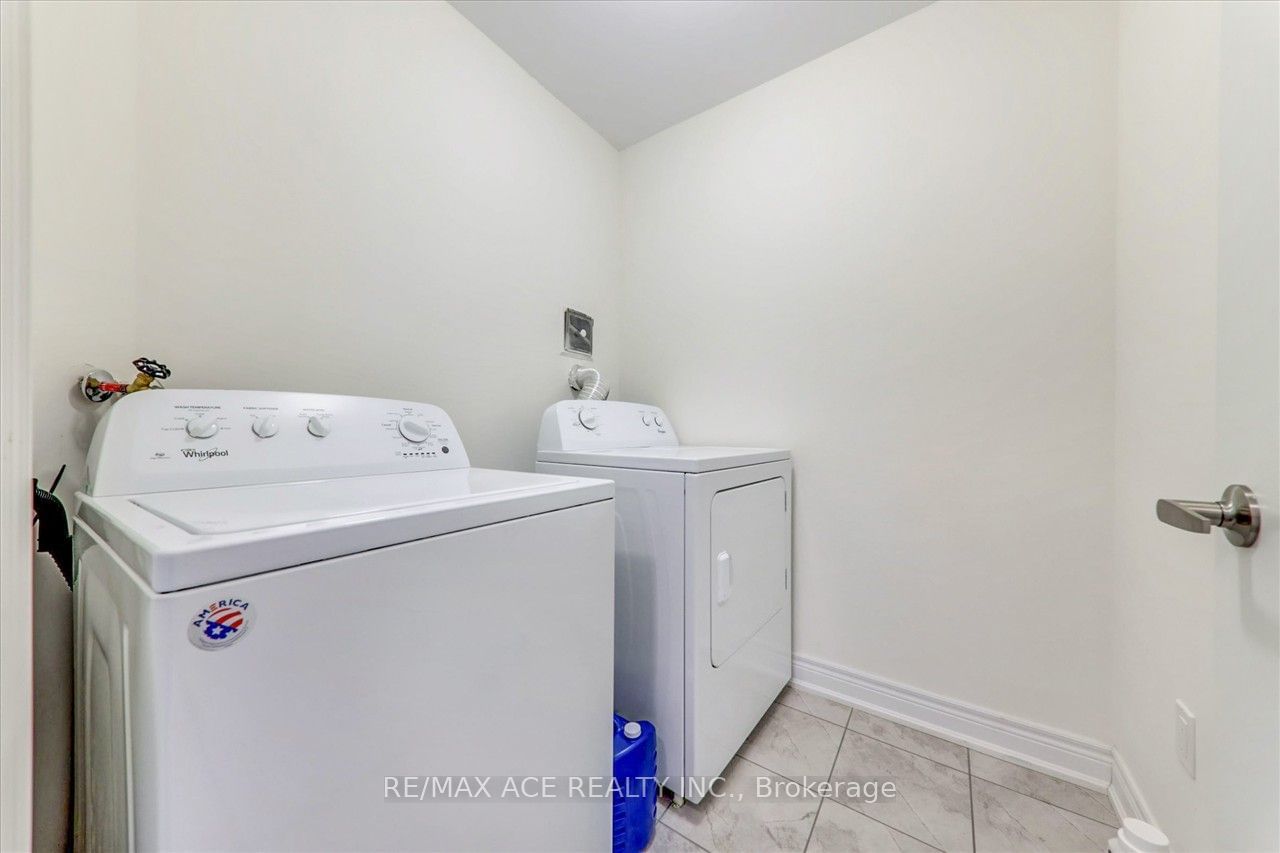 171 Snowbridge Way, unit 26 for sale - image #30