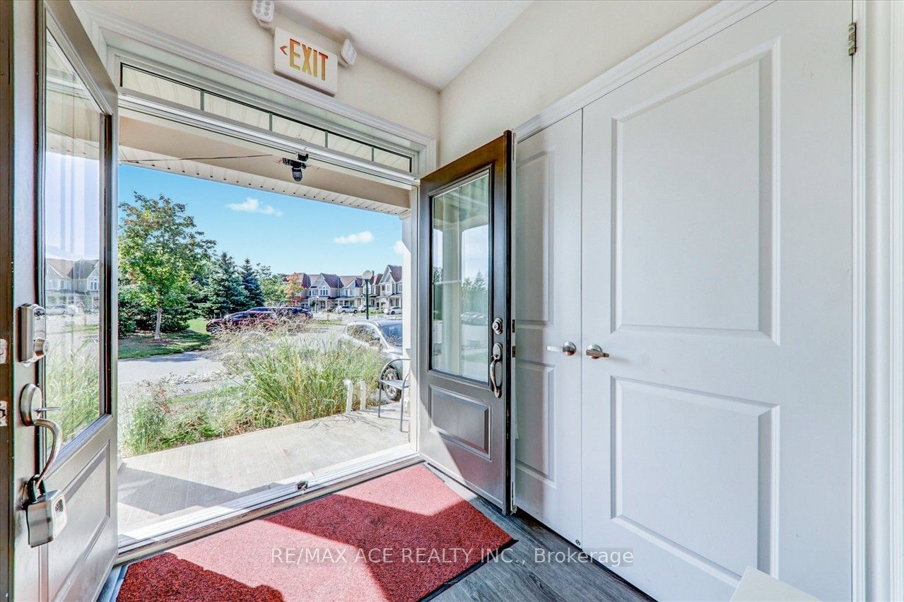 171 Snowbridge Way, unit 26 for sale - image #5