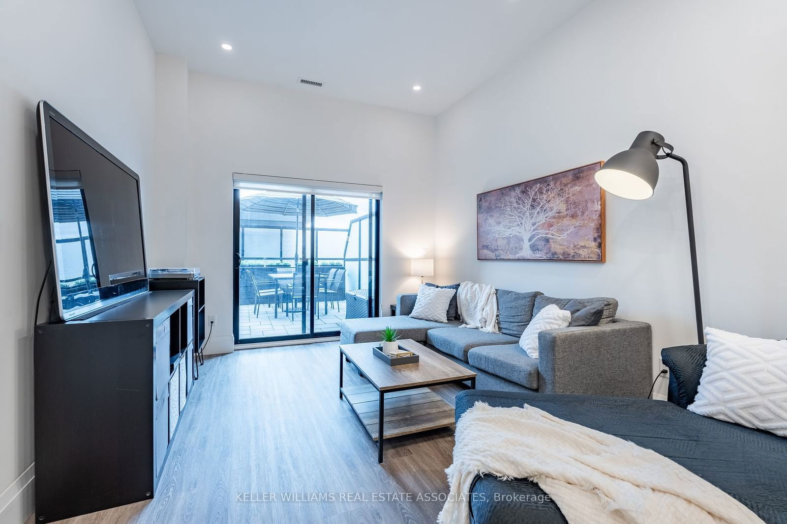 30 Hamilton St S, unit 109 for sale - image #9