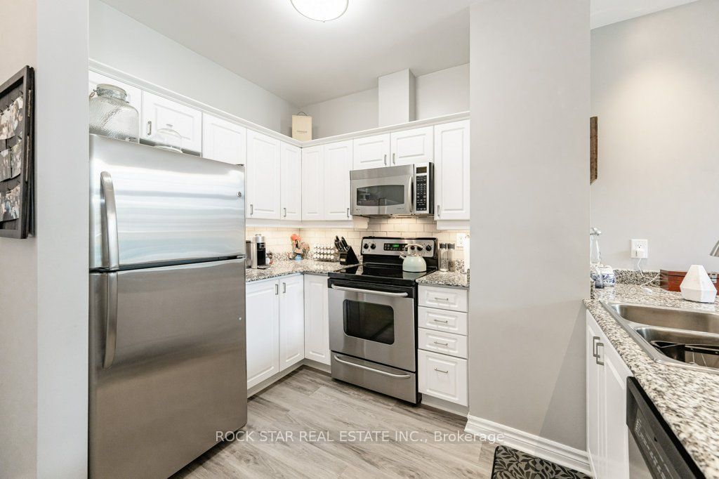 135 James St S, unit 107 for sale - image #5