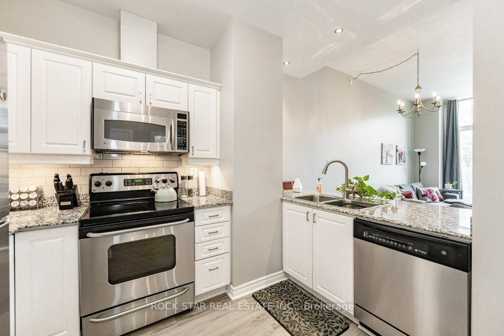 135 James St S, unit 107 for sale - image #6