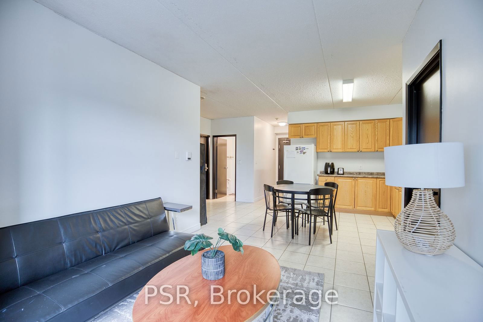 253 Lester St, unit 102 for sale - image #12