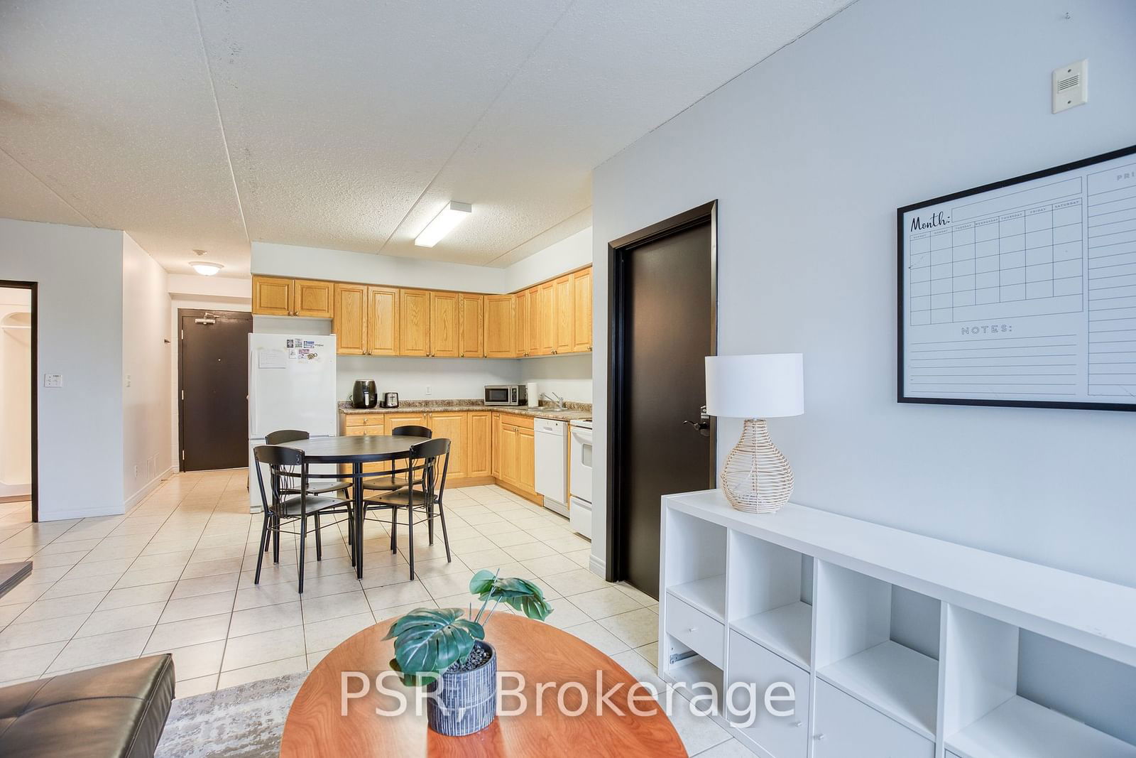 253 Lester St, unit 102 for sale - image #13