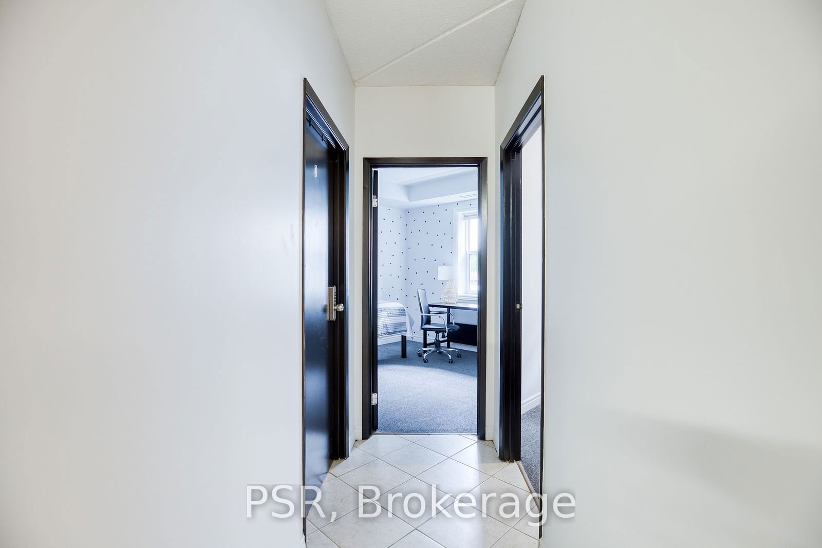 253 Lester St, unit 102 for sale - image #14