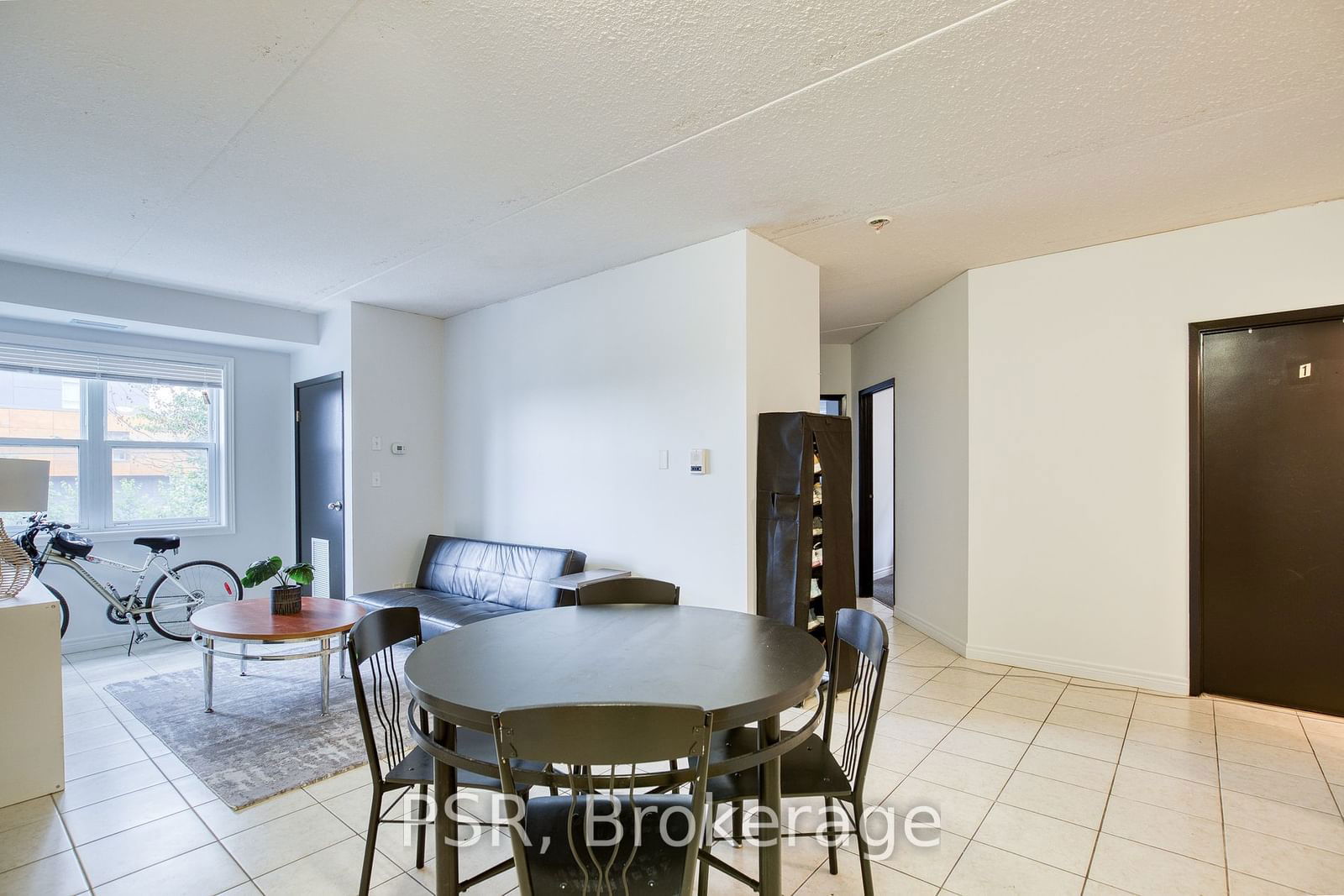 253 Lester St, unit 102 for sale - image #6