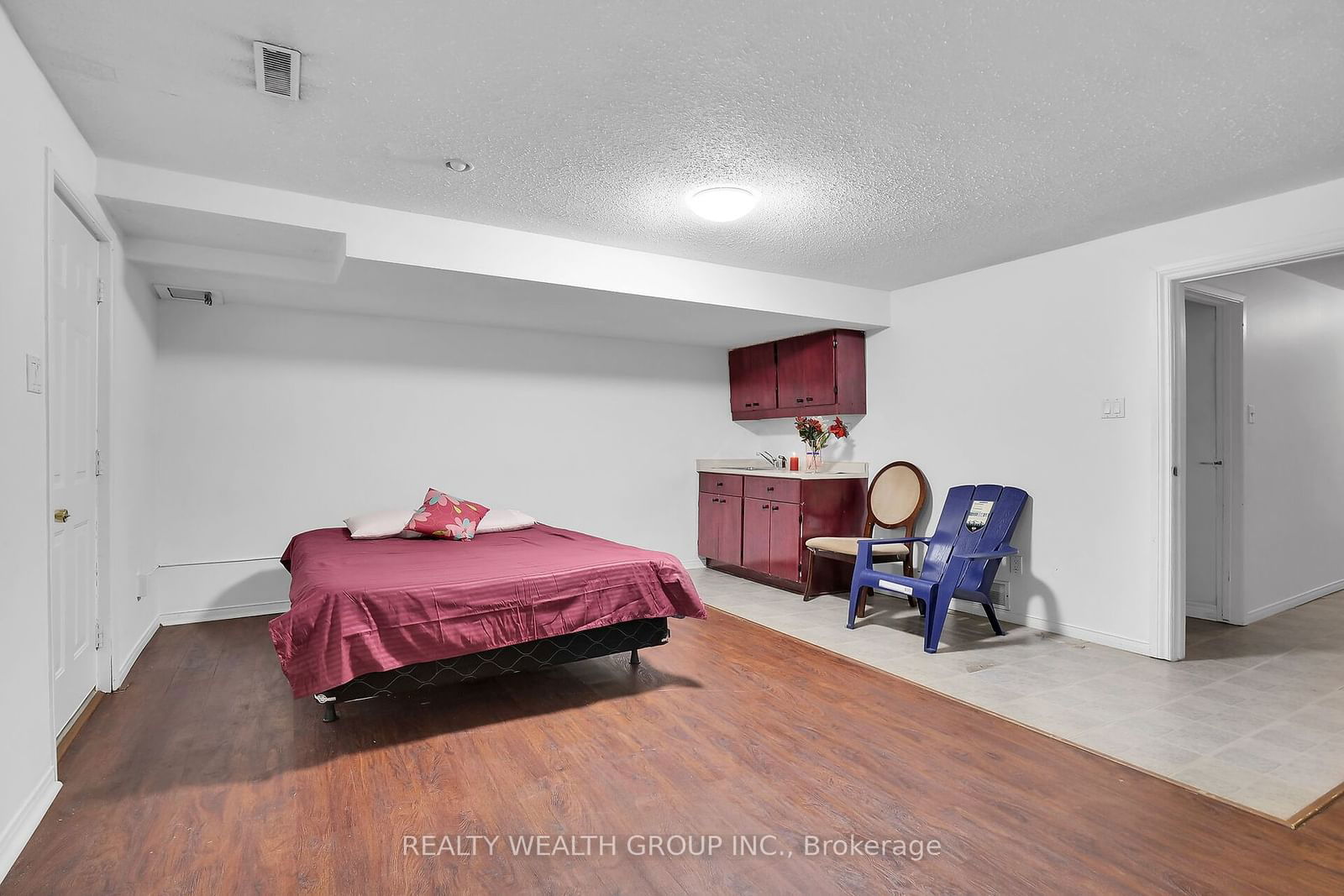 320 Westminster Ave, unit 83 for sale - image #31