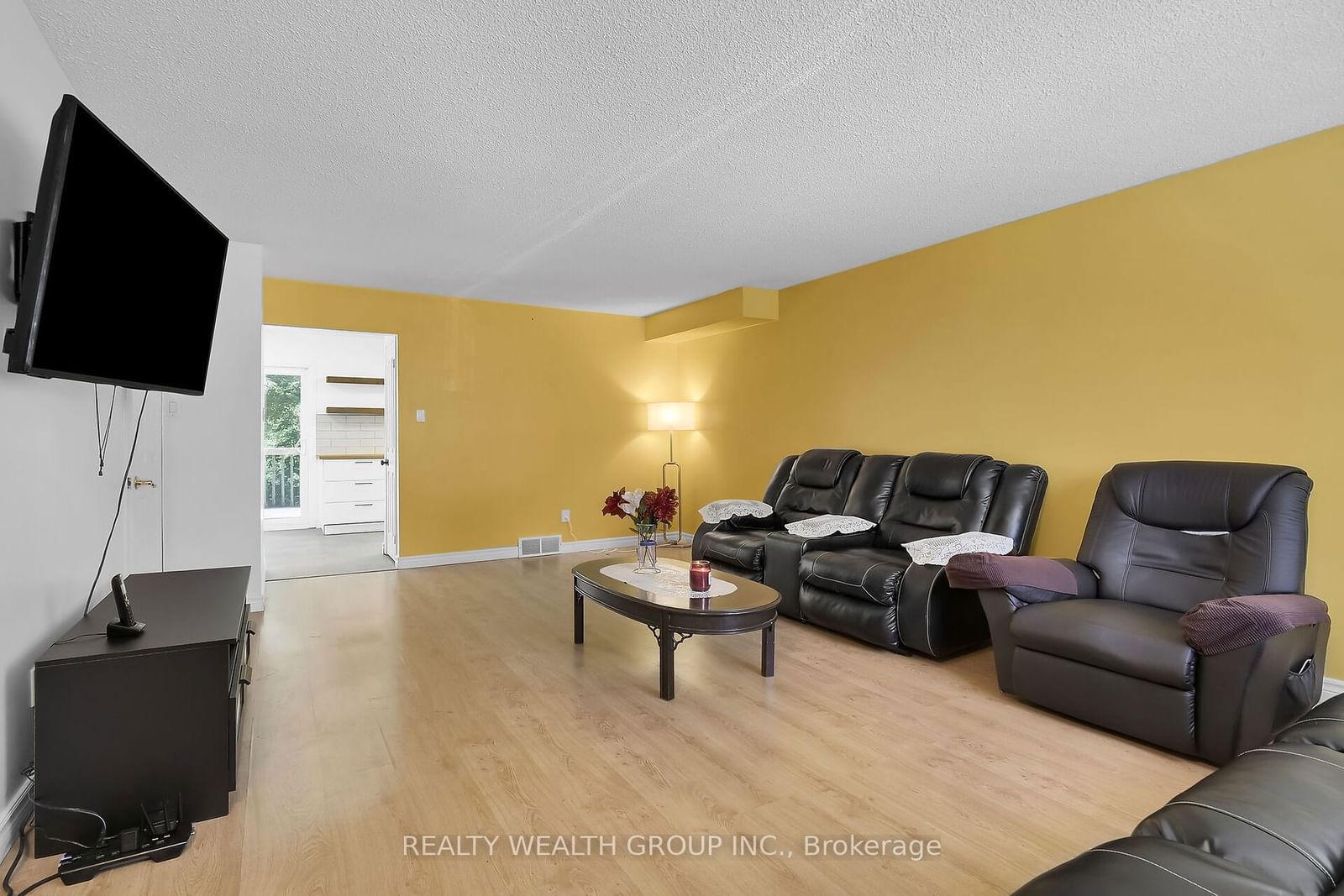 320 Westminster Ave, unit 83 for sale - image #7