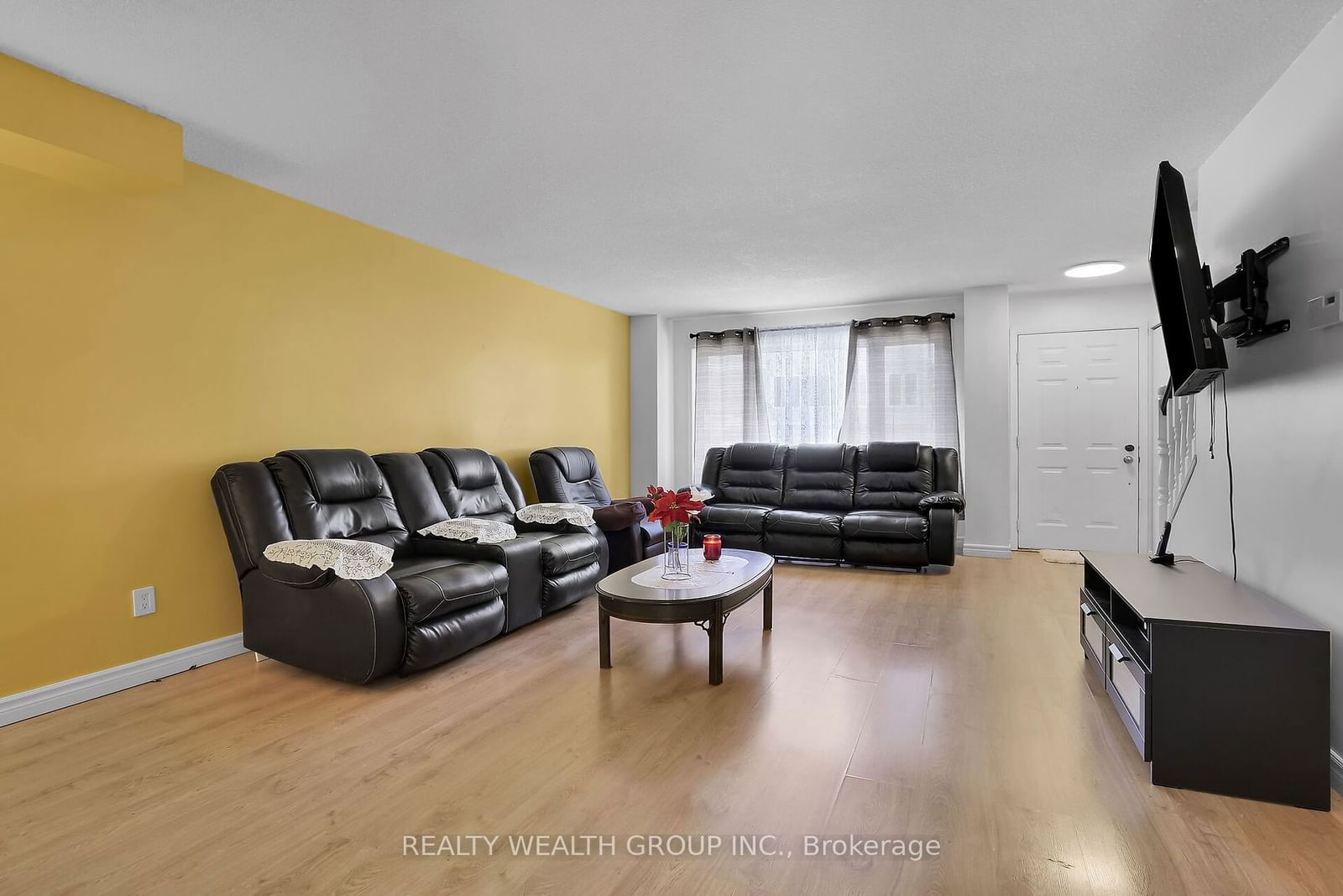 320 Westminster Ave, unit 83 for sale - image #9