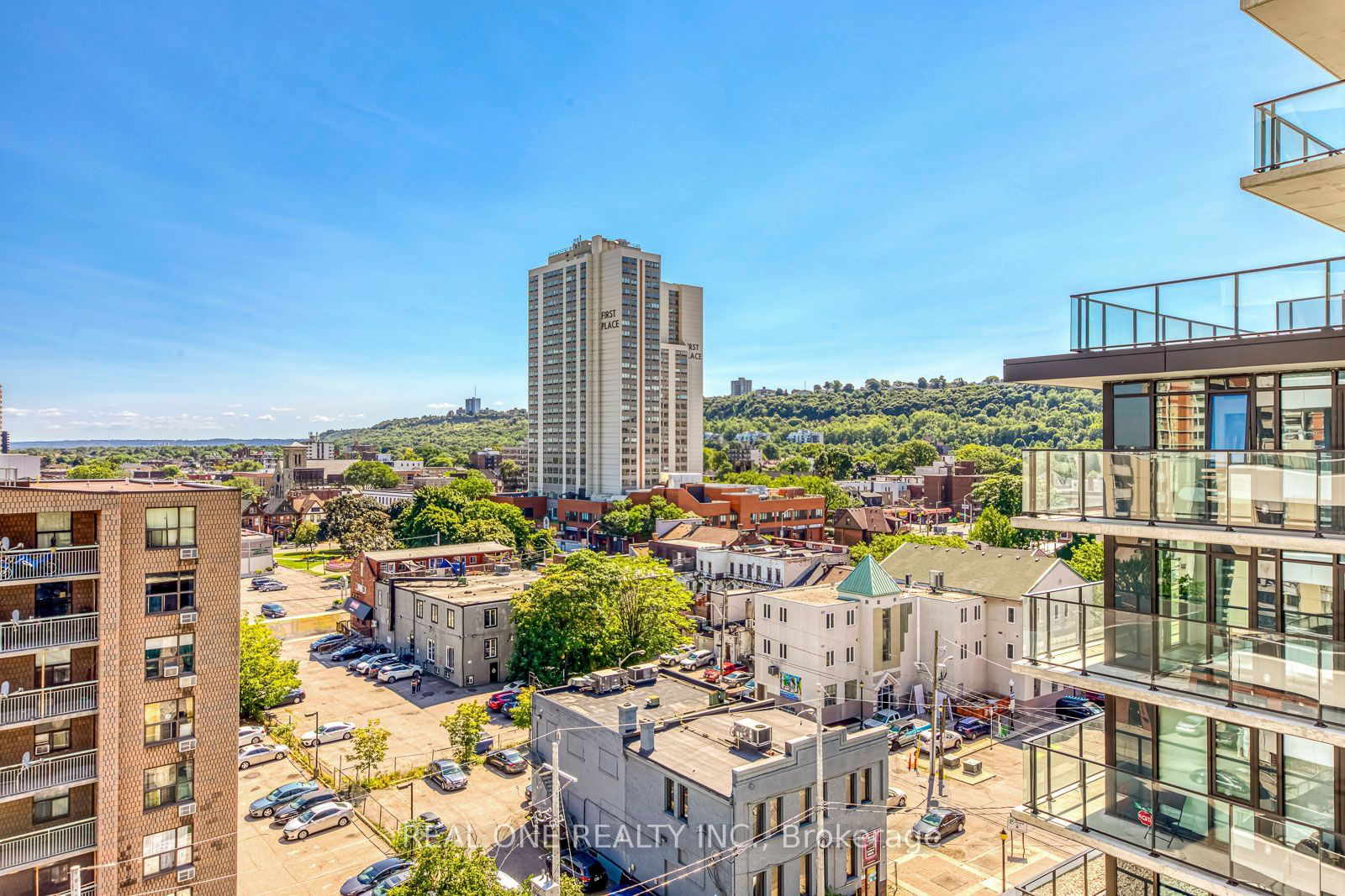 212 King William St, unit 906 for sale