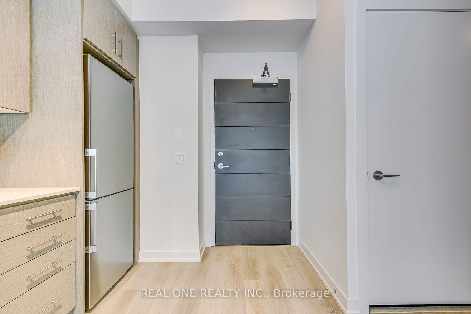 212 King William St, unit 906 for sale - image #8