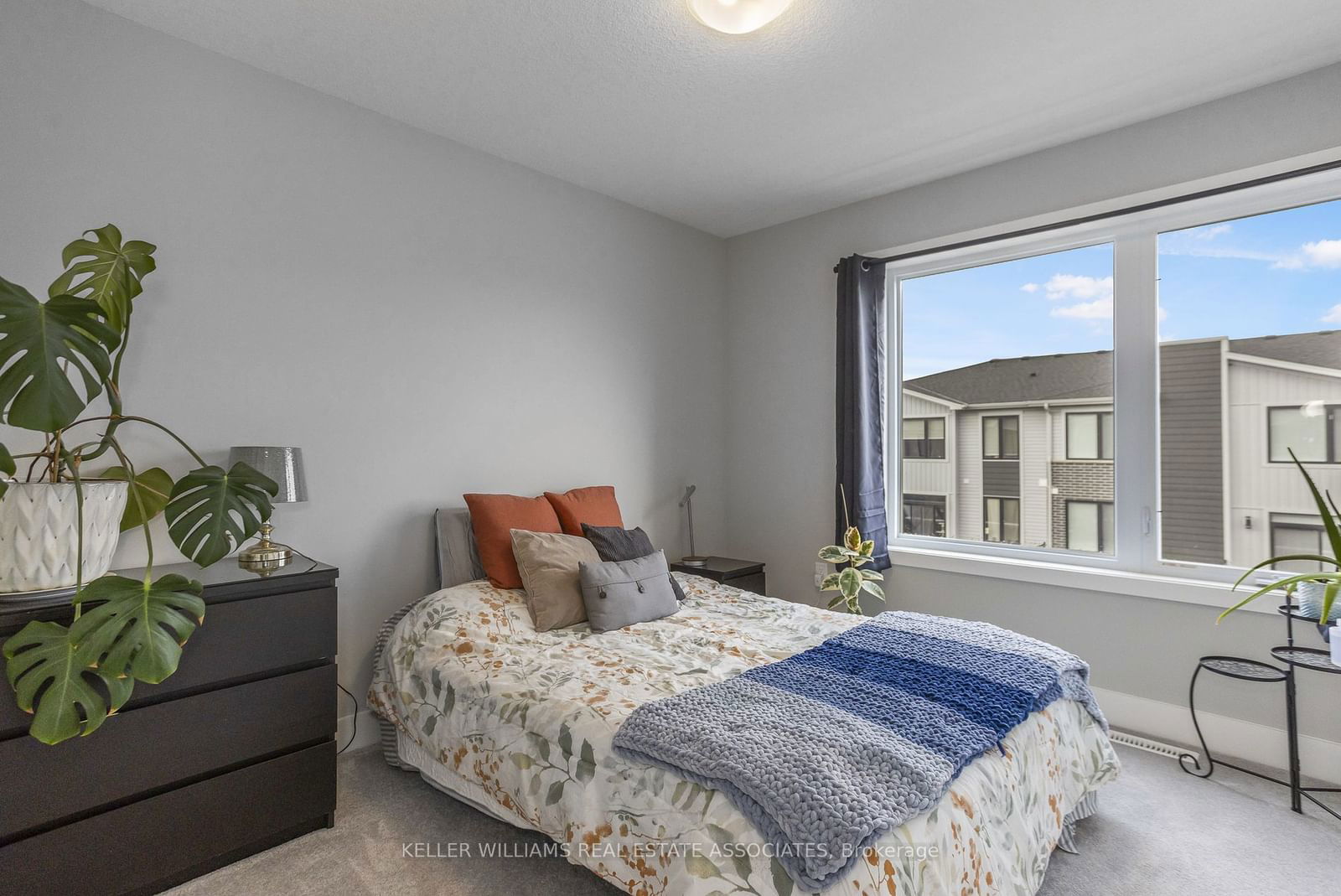 177 Edgevalley Rd, unit 16 for sale - image #30