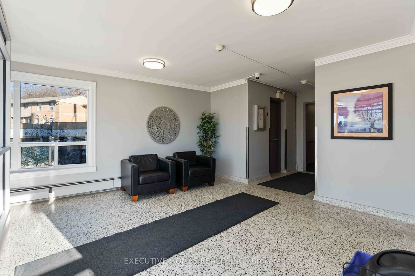 283 Fairway Rd N, unit 90 for sale - image #7