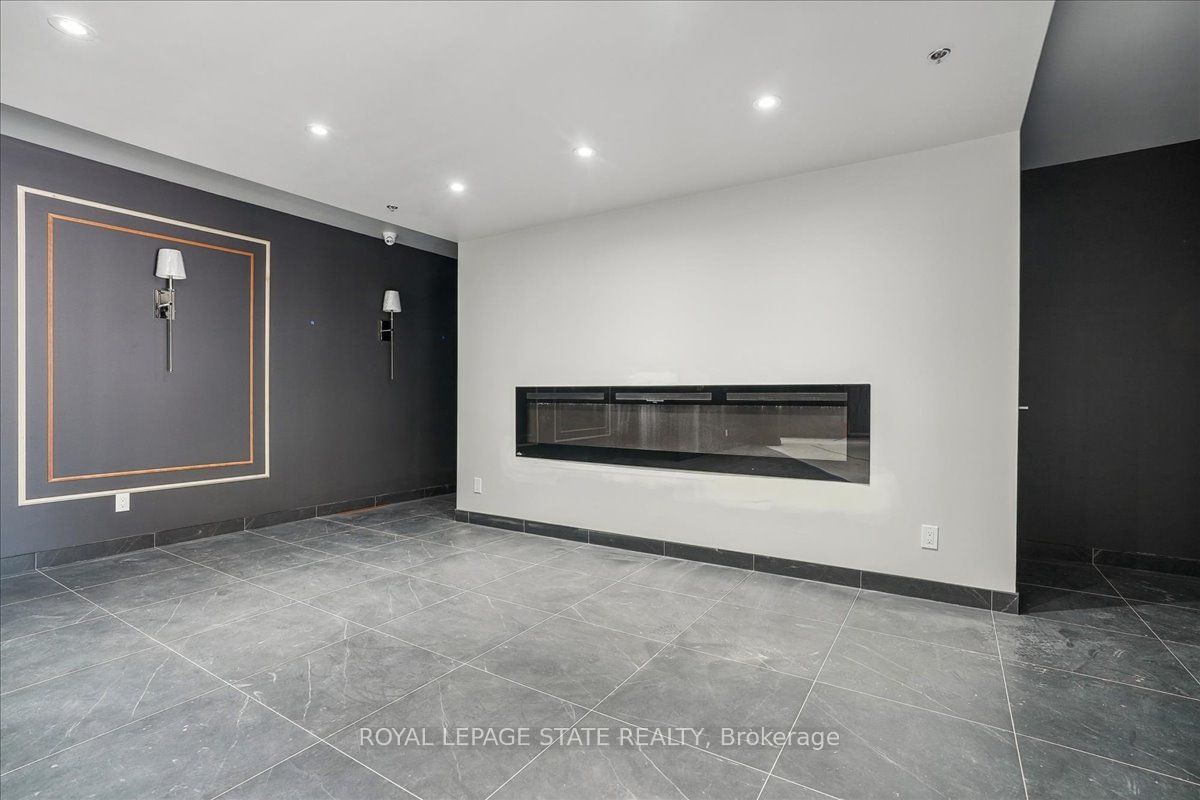 153 Wilson St W, unit 213 for rent - image #13