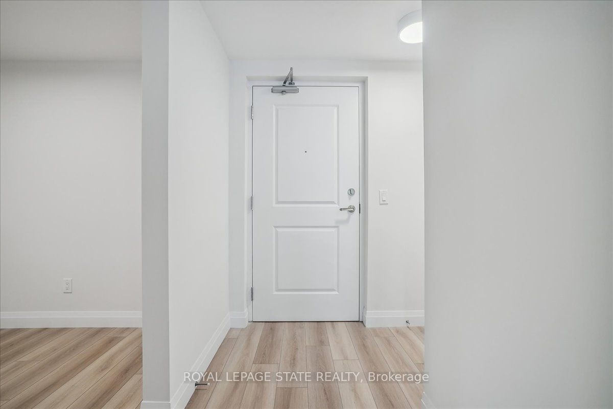 153 Wilson St W, unit 213 for rent - image #15