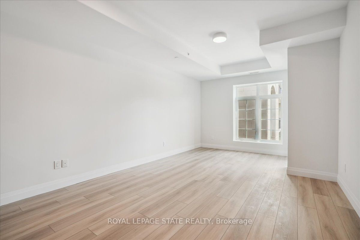 153 Wilson St W, unit 213 for rent - image #16