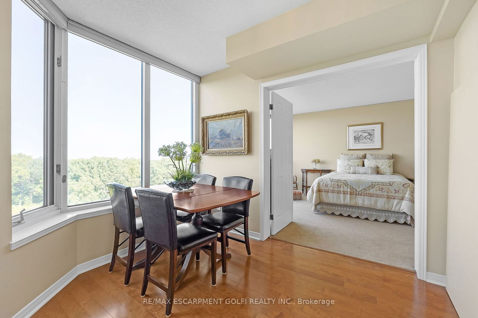 180 Limeridge Rd W, unit 702 for sale - image #7