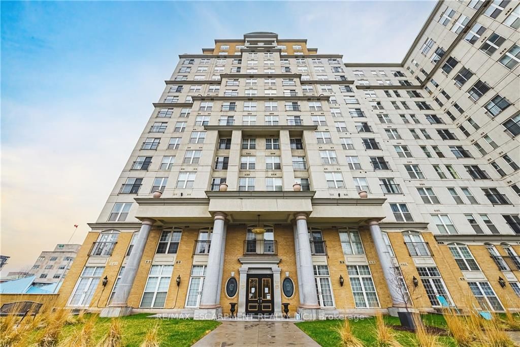 135 James St S, unit 814 for sale - image #1