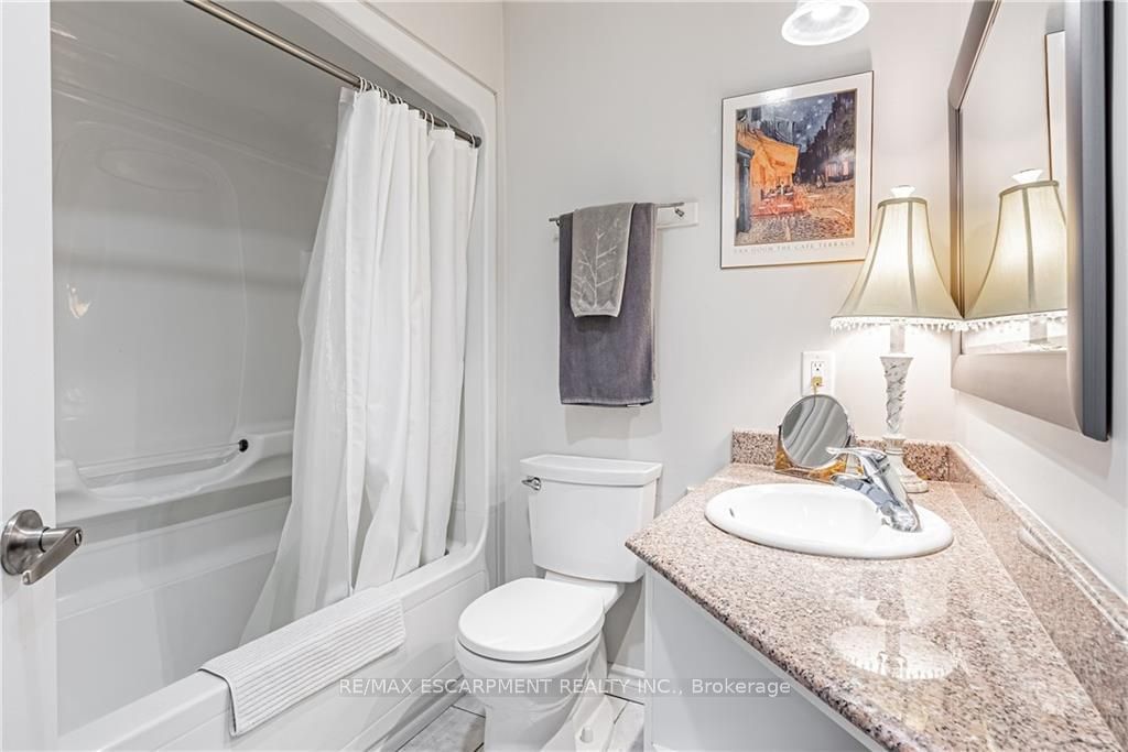 135 James St S, unit 814 for sale - image #13