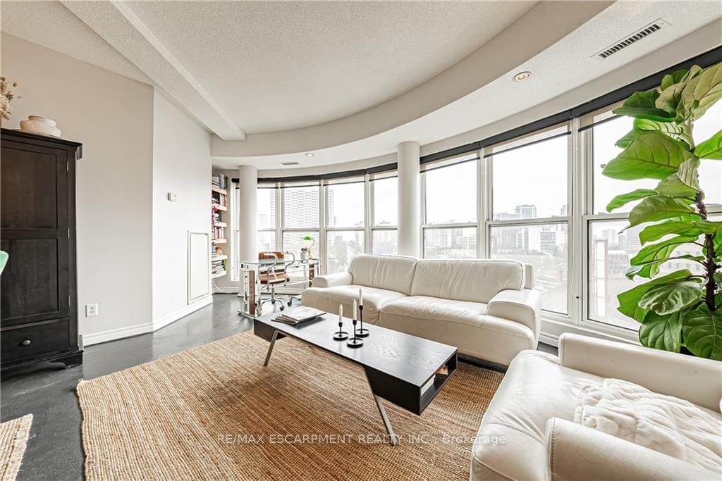 135 James St S, unit 814 for sale - image #4