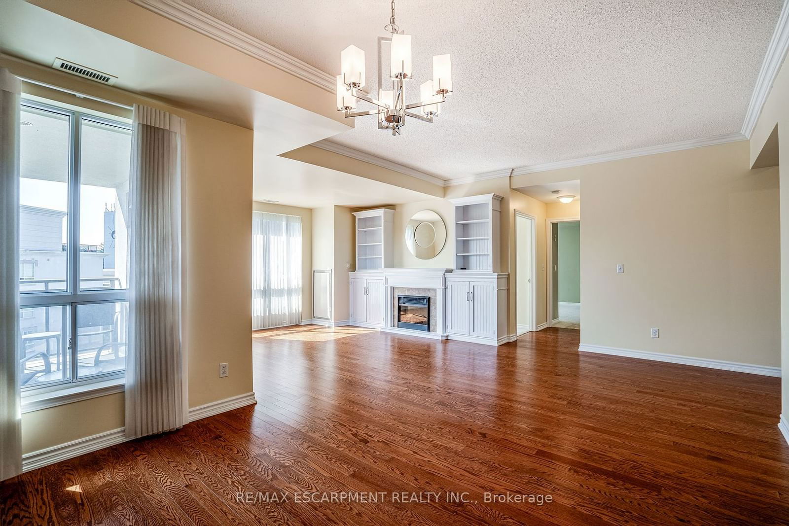 3000 Creekside Dr, unit 801 for sale - image #17