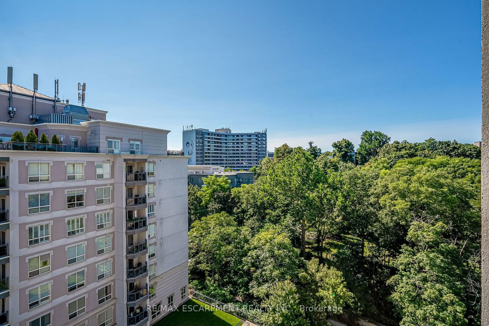 3000 Creekside Dr, unit 801 for sale - image #40