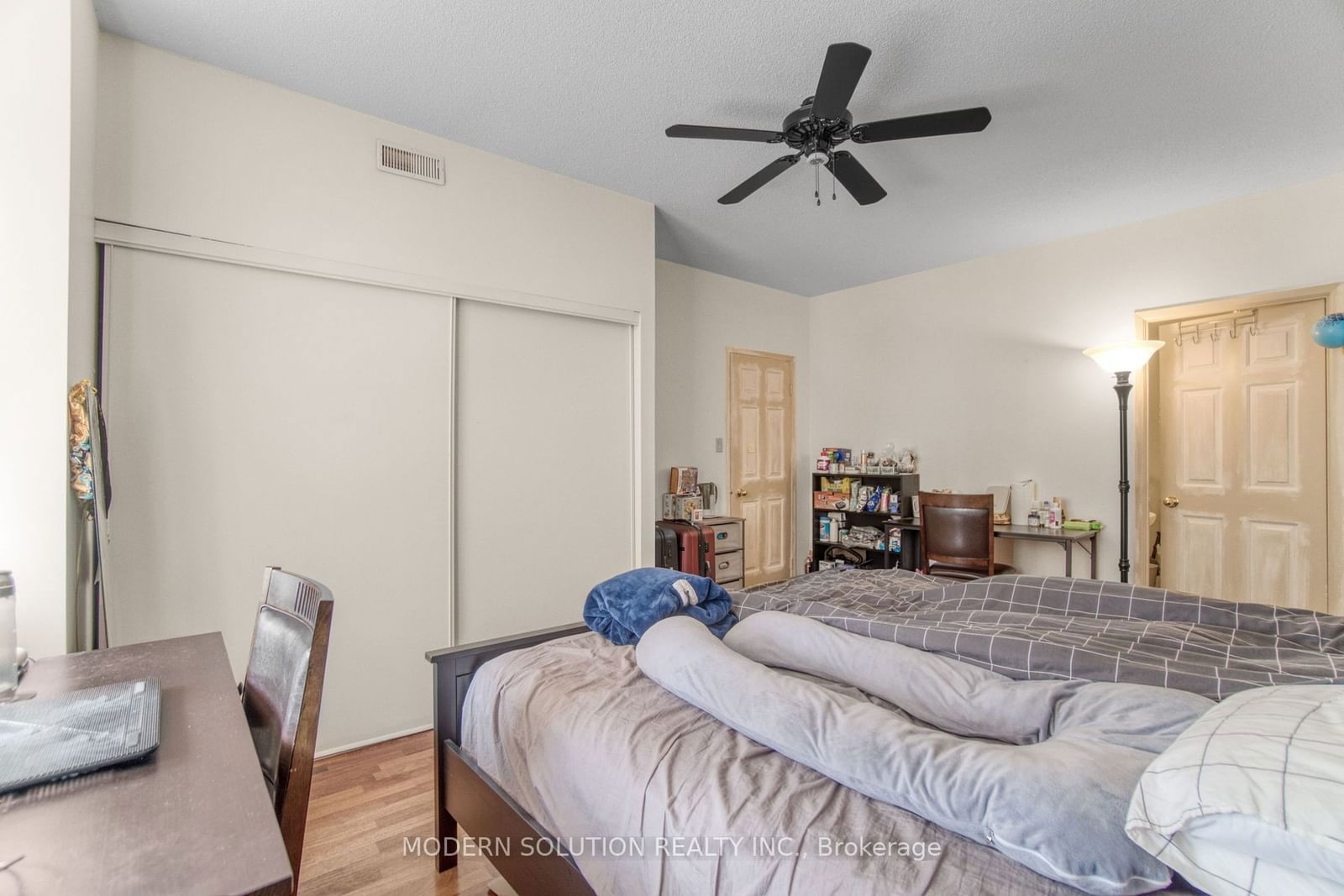 36 James St S, unit 302 for sale